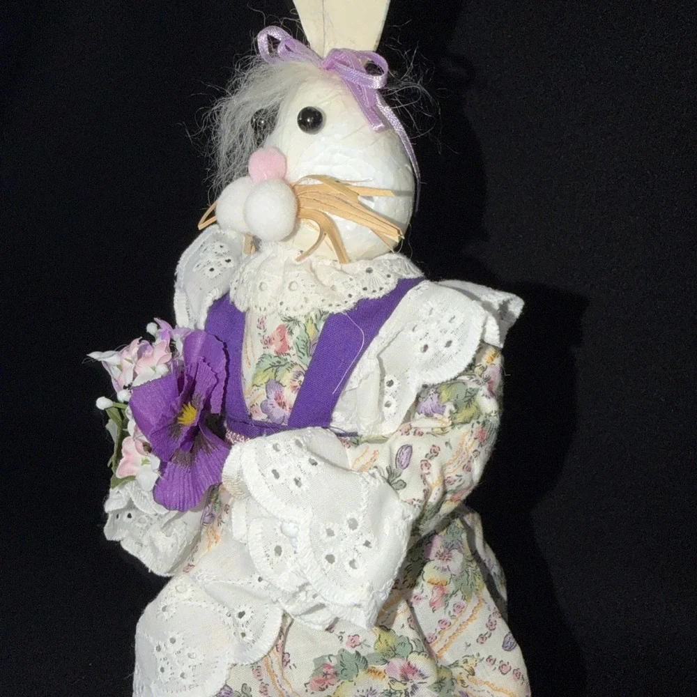 Vintage‎ Easter Bunny Figurine 12